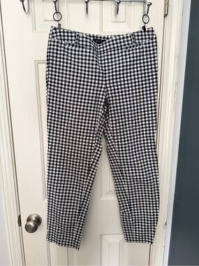 White House Black Market Black & White Gingham Capris